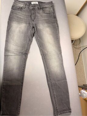 DL1961 Margaux Gray Ankle Skinny Jeans